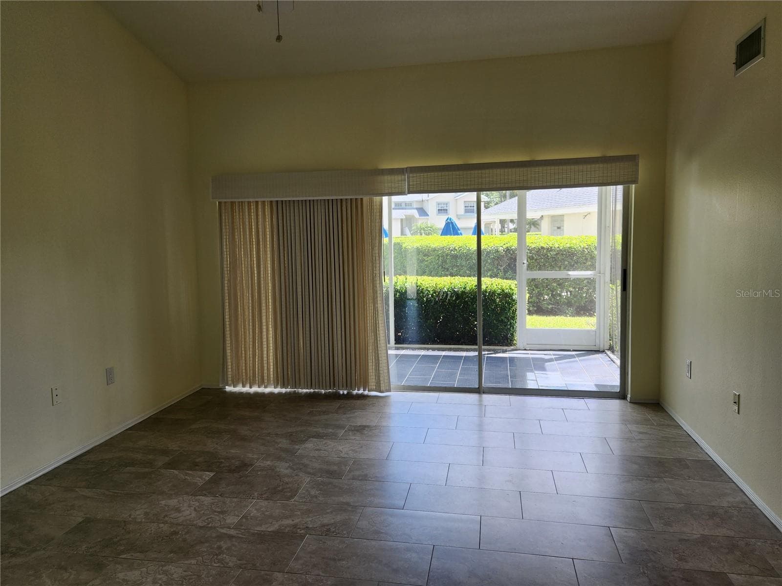 6330 Green Oak Cir #6330 photo 3