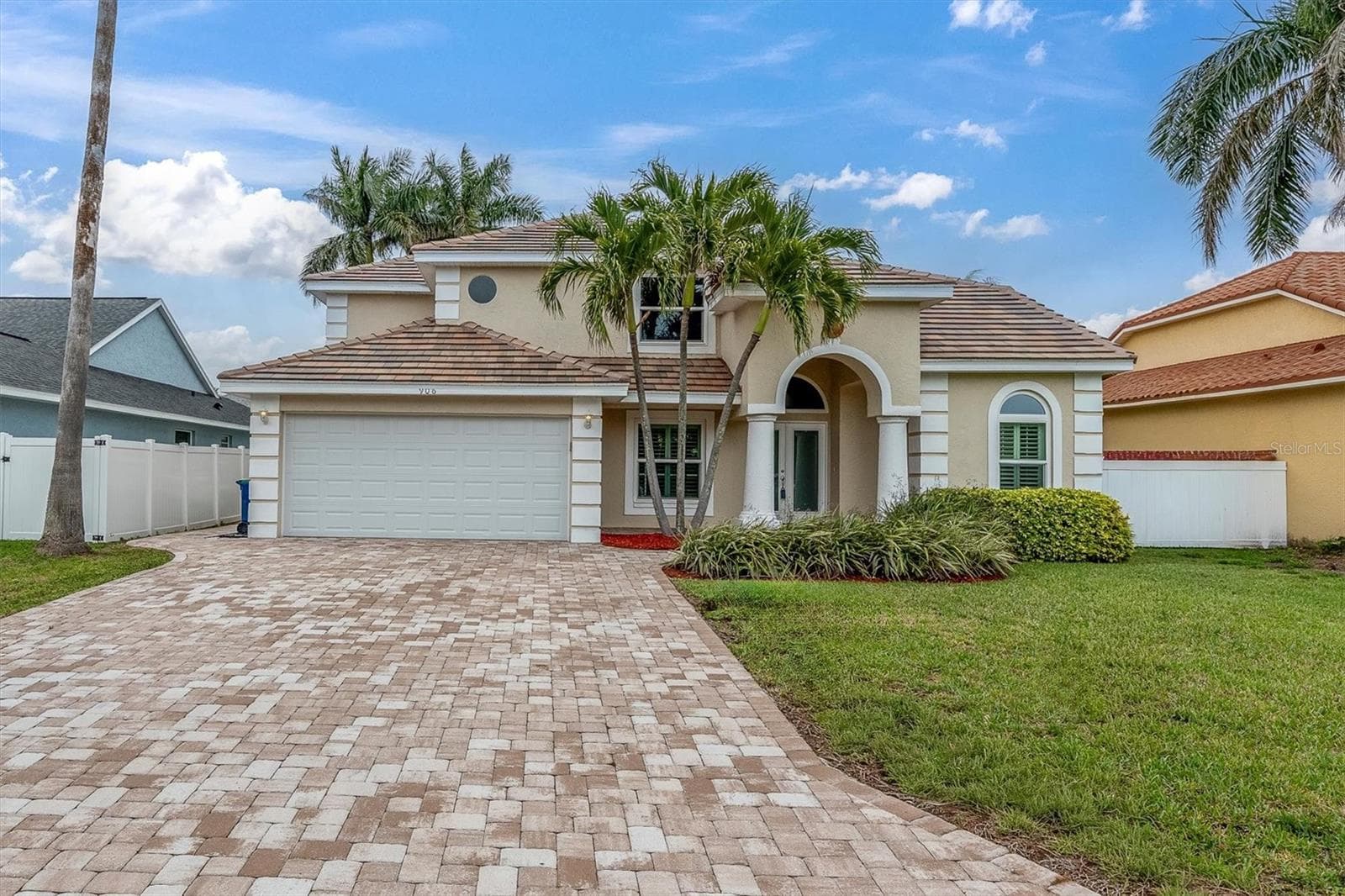 906 Landmark Cir S