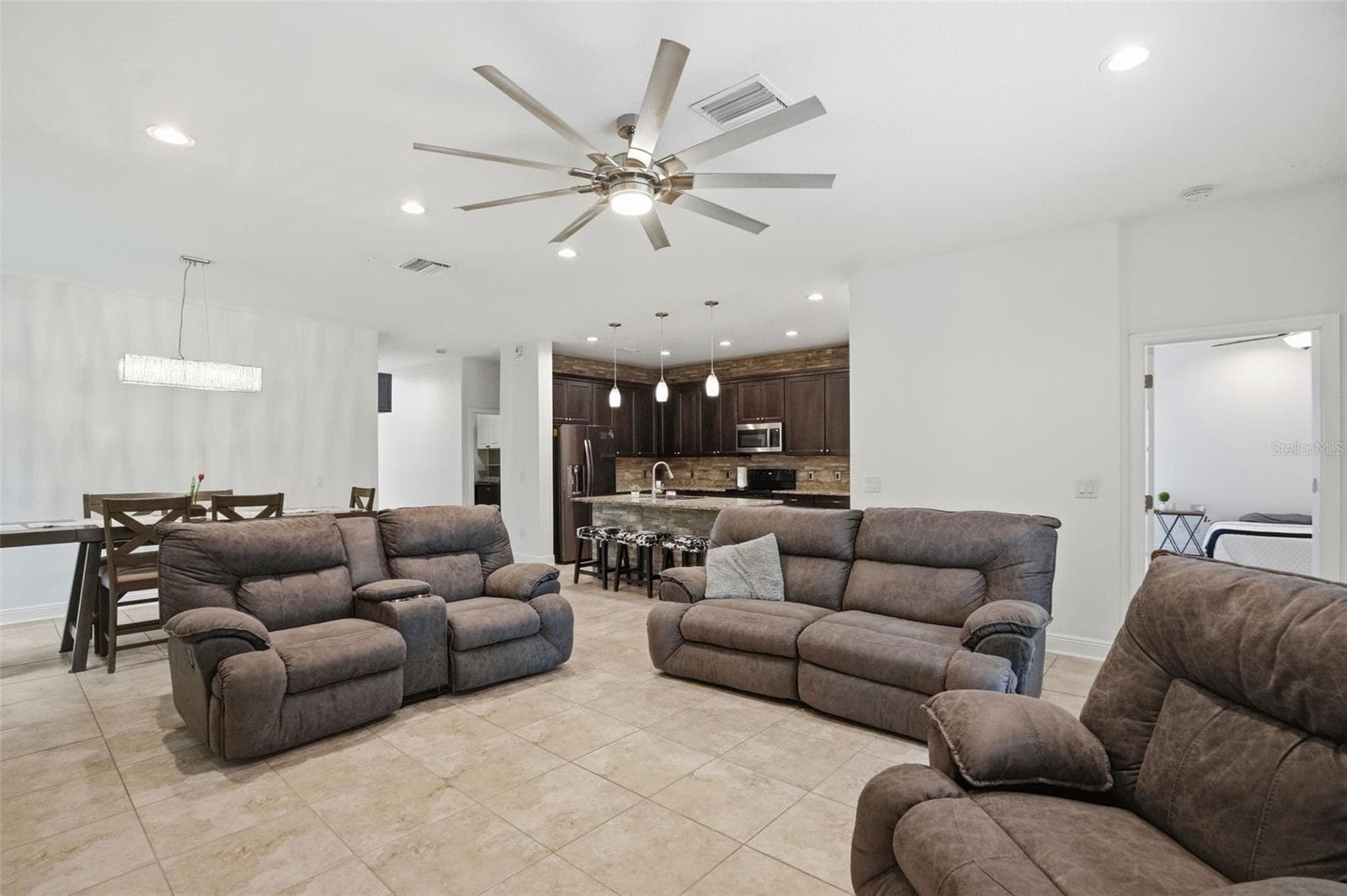 12417 Coralbean CT photo 5