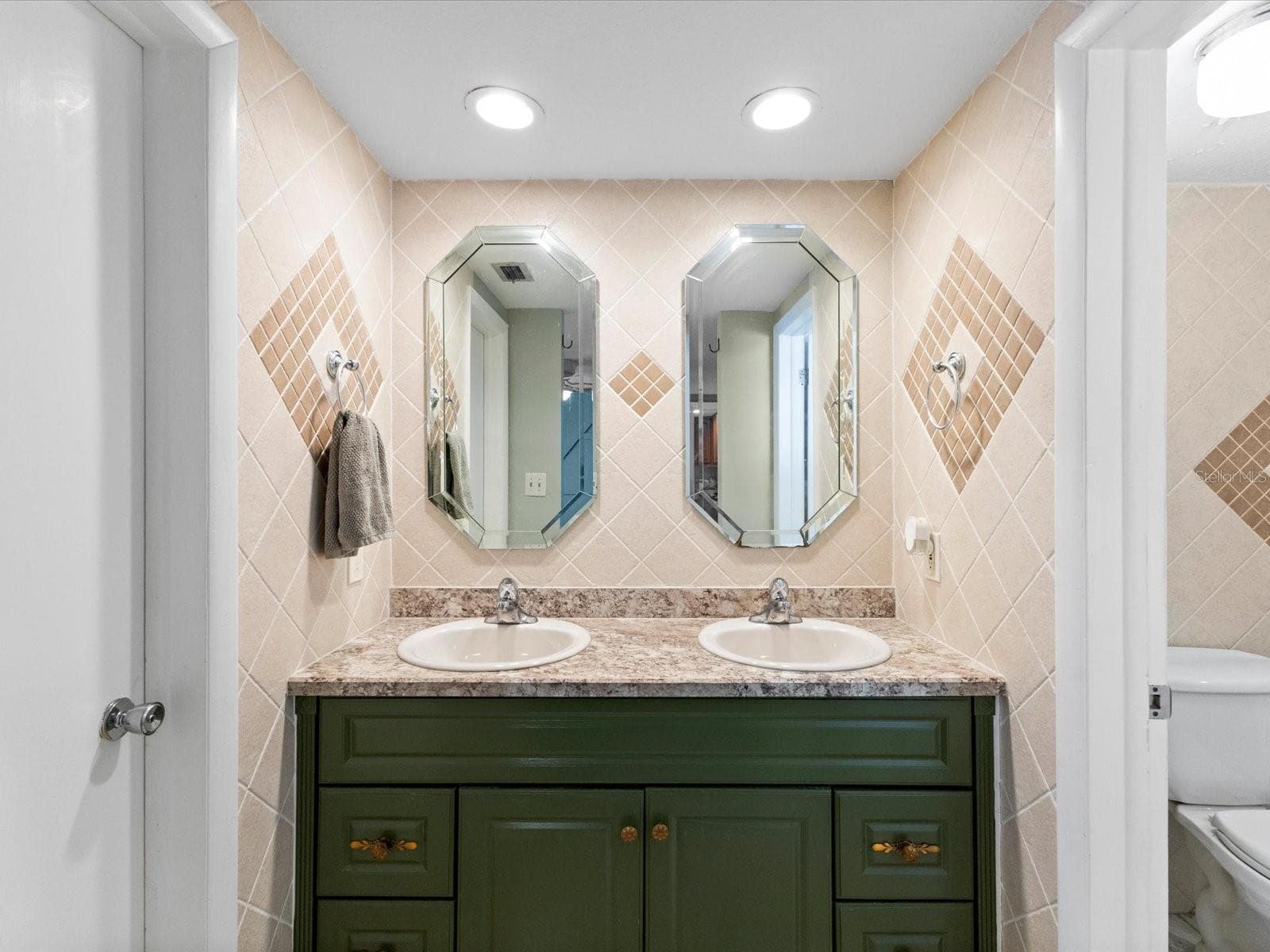 5646 Andrea Dr photo 5