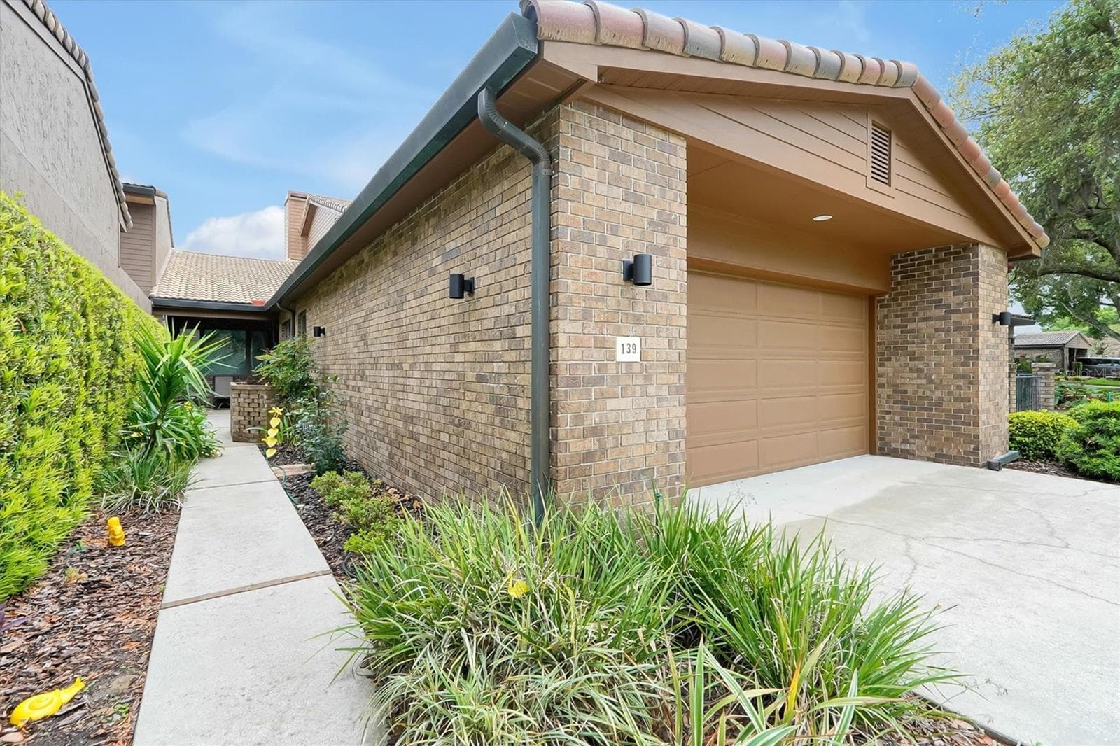 139 Woden Way photo 3