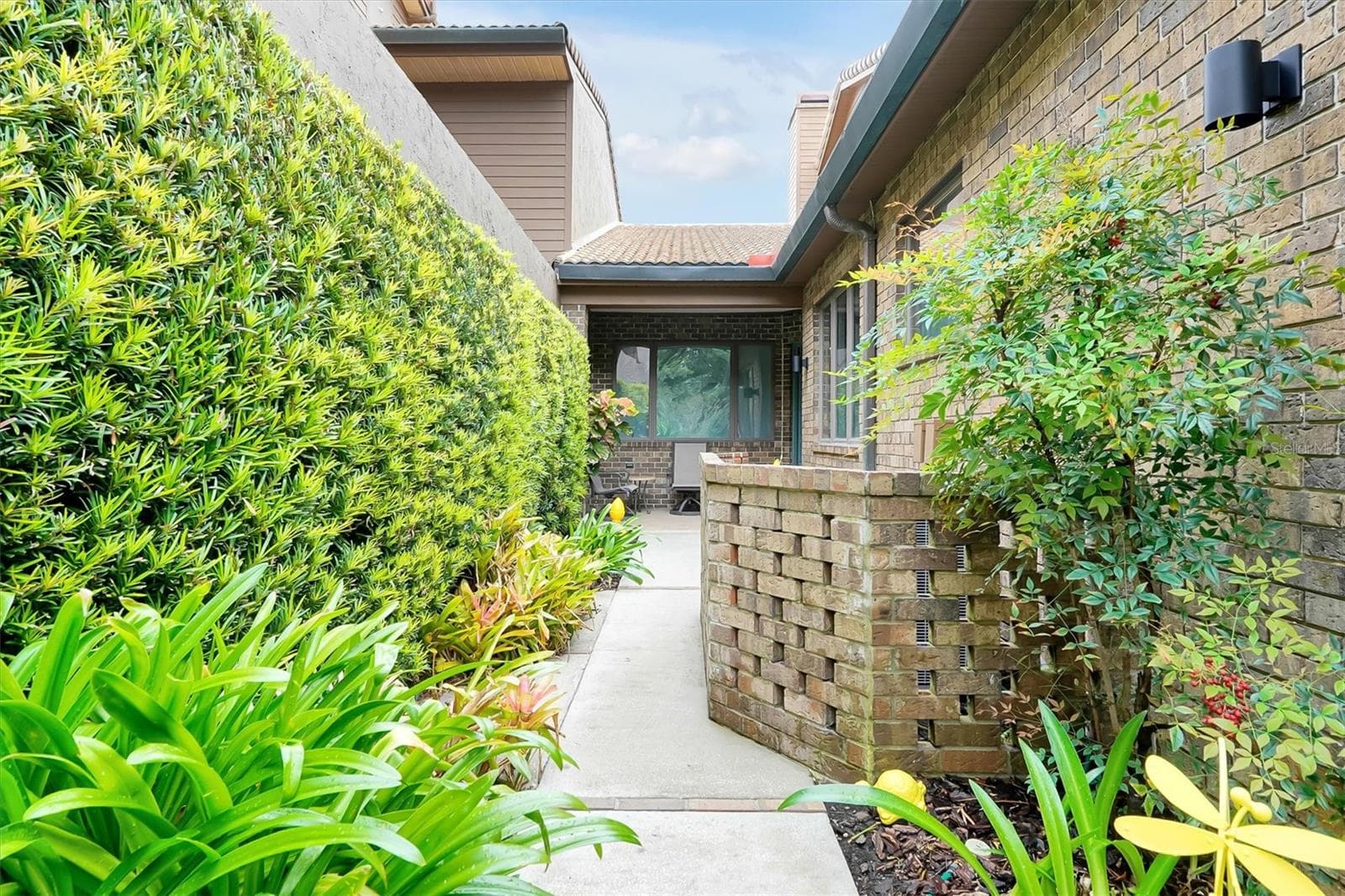 139 Woden Way photo 4