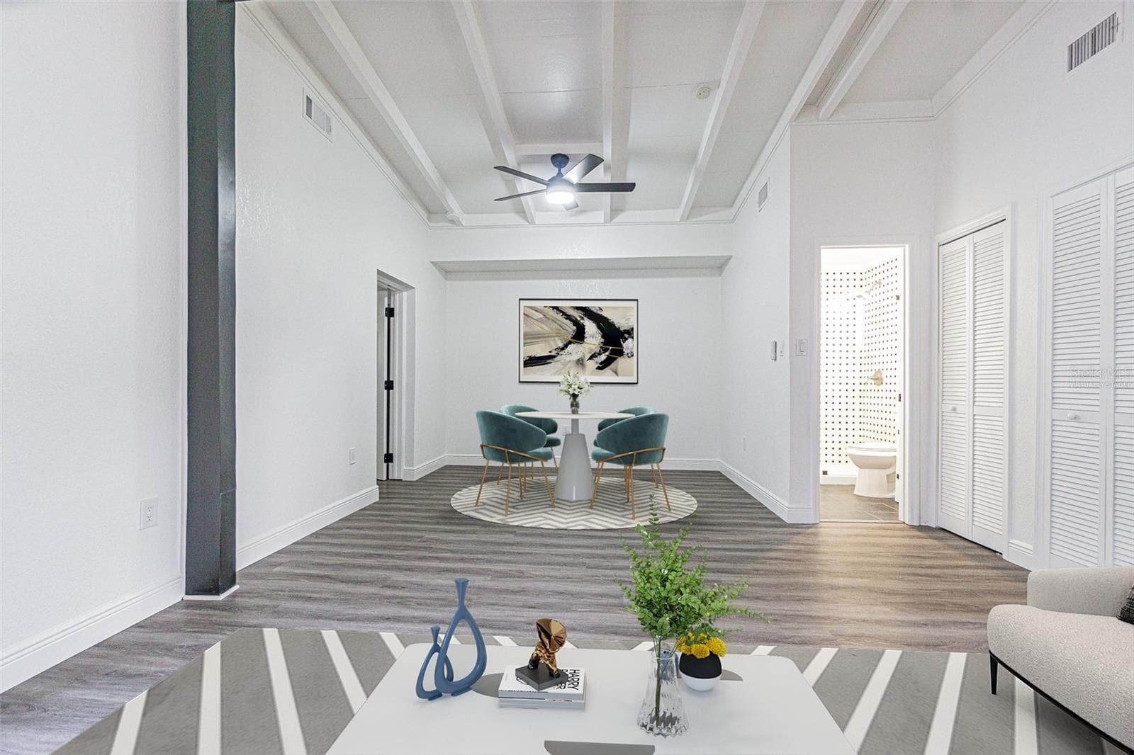 416 Country Club Dr photo 3