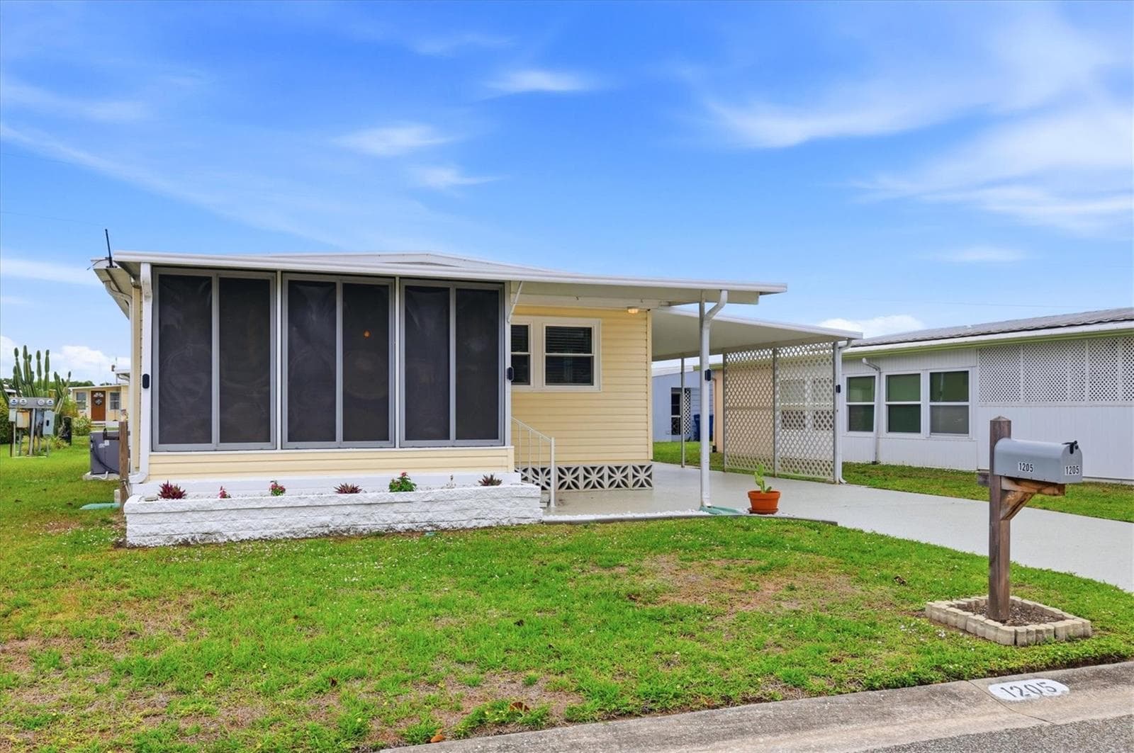 1205 45th Avenue Dr E photo 3