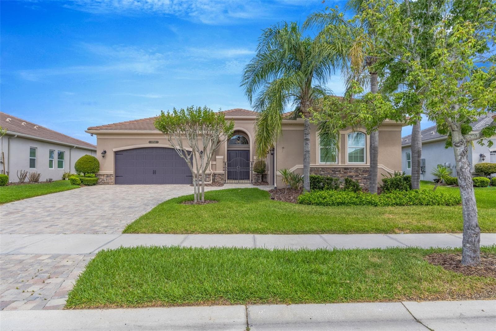 2752 Coco Palm Cir