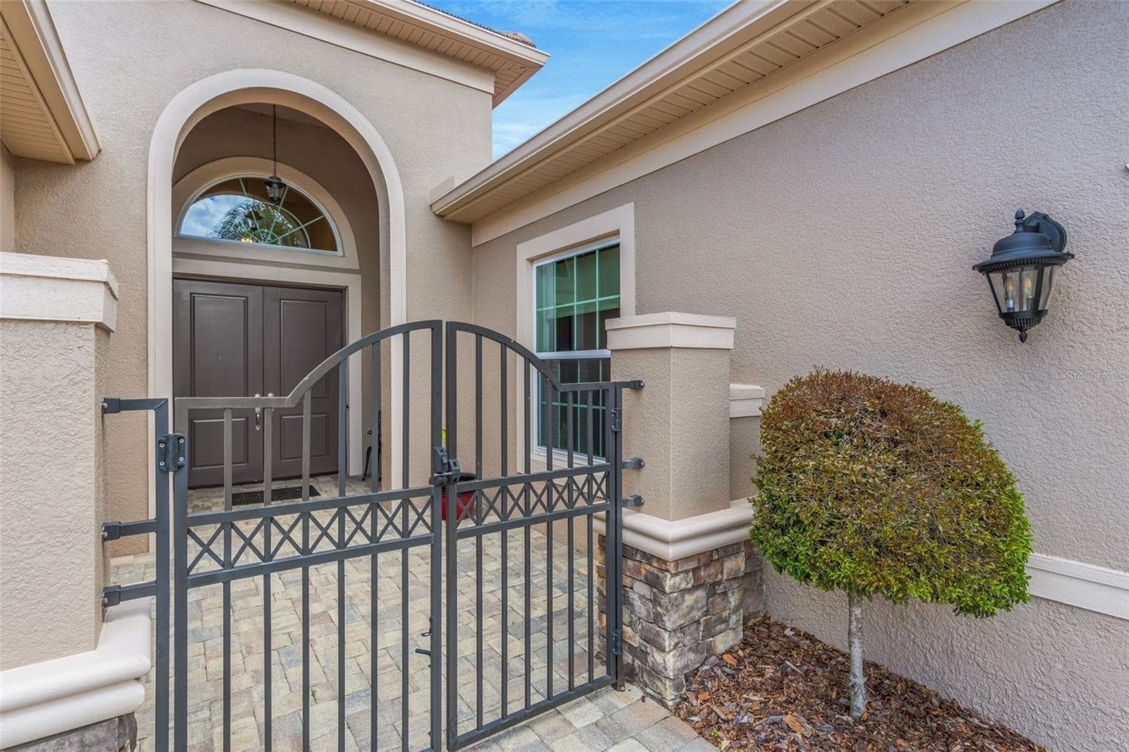 2752 Coco Palm Cir photo 4
