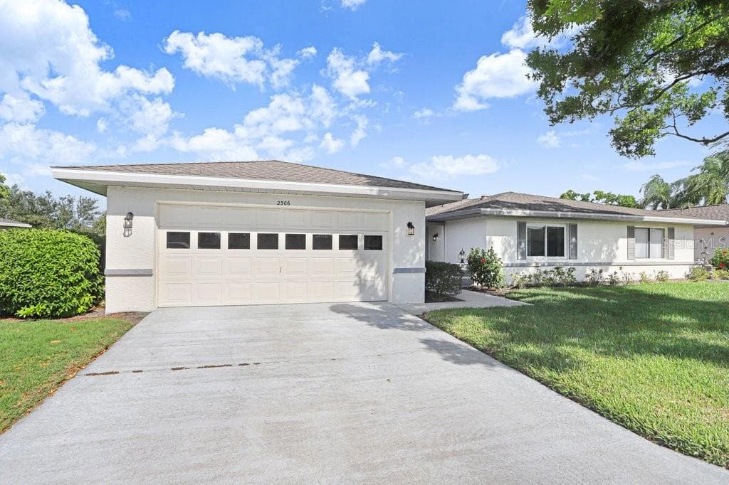 2306 Lancaster Dr #2306 photo 4