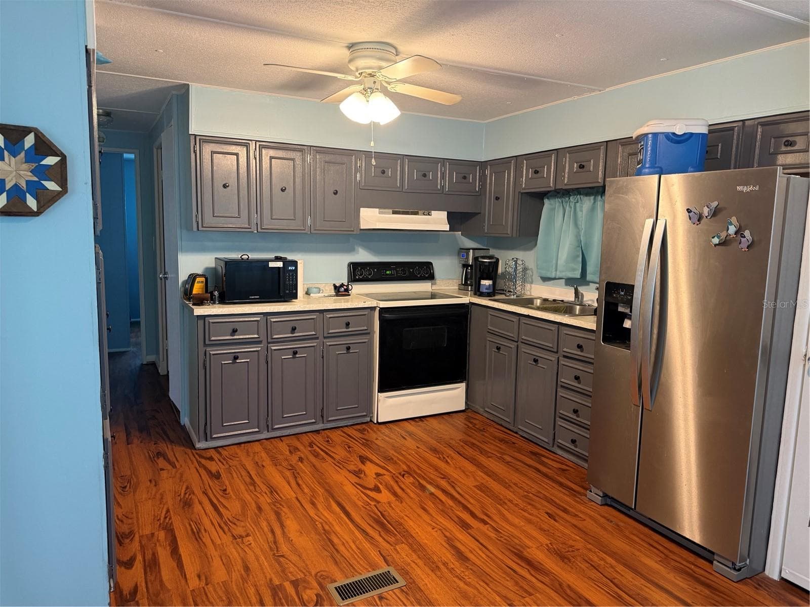 7411 Fairlane Ave photo 4