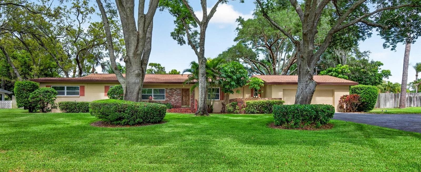 7 Eagle Ln