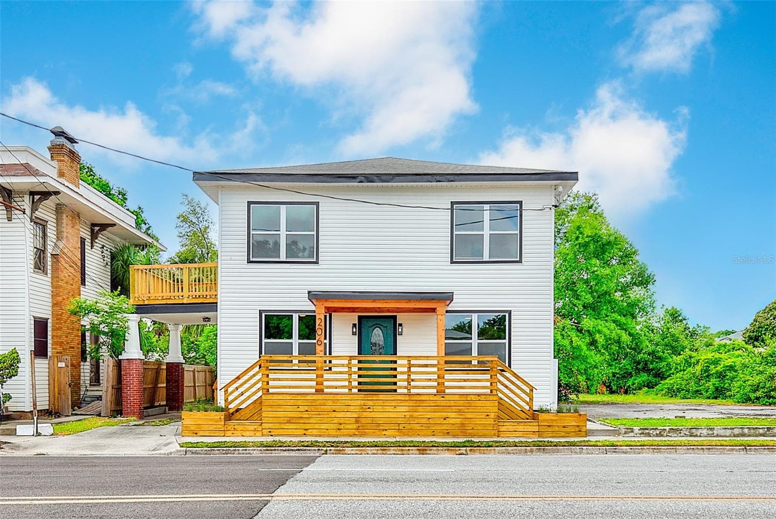 206 N MacDill Ave