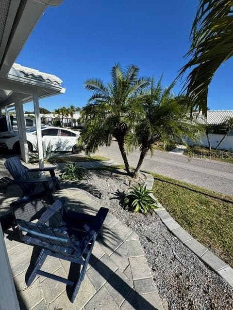 541 Spanish Dr N photo 3