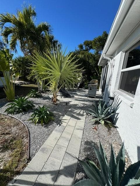 541 Spanish Dr N photo 4
