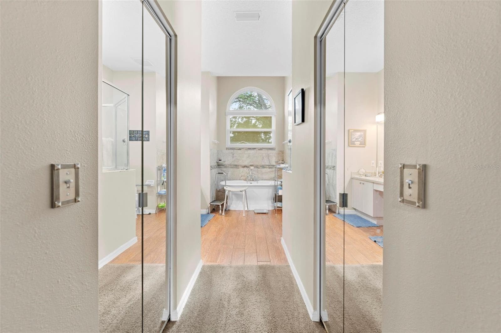 2552 Crystal Lake Dr photo 5