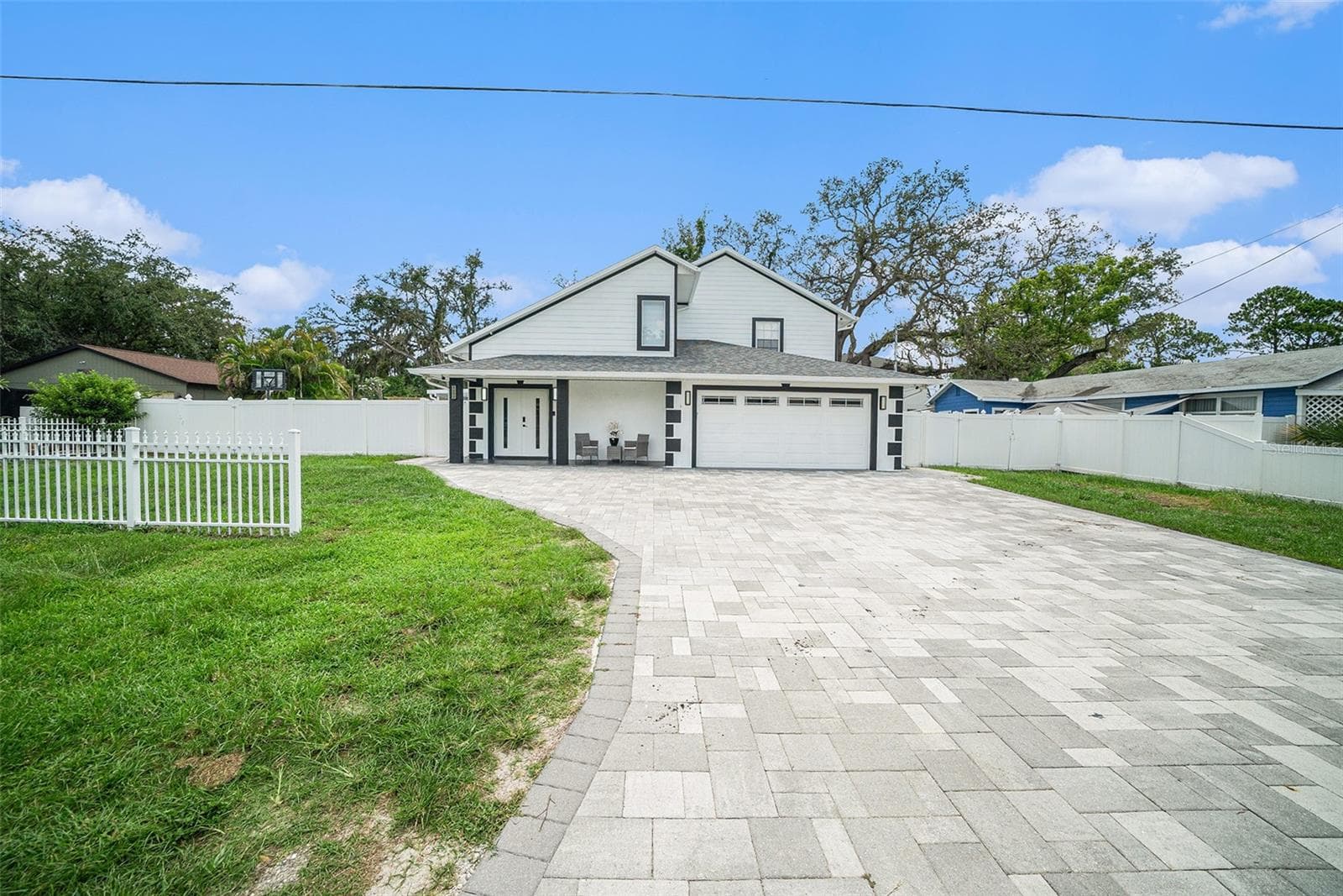 8502 May St photo 3
