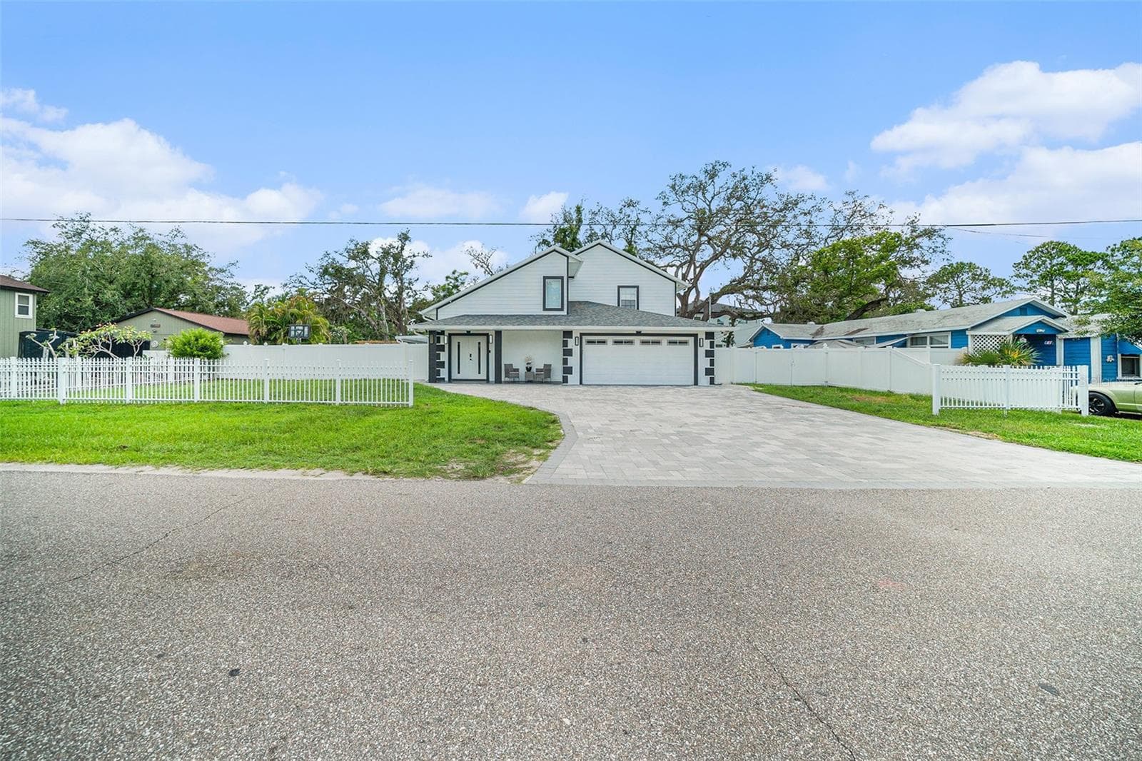 8502 May St photo 4