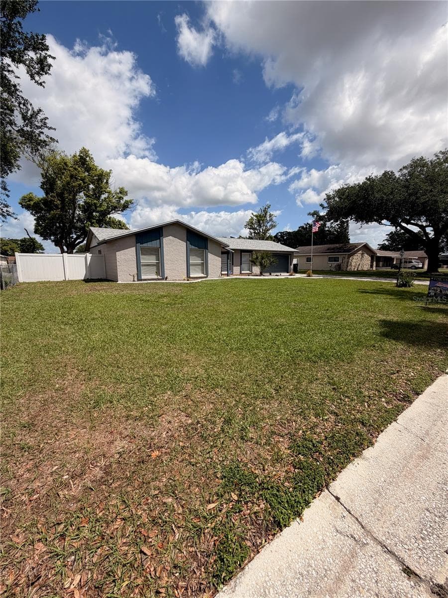 1210 Lady Elaine Dr photo 3