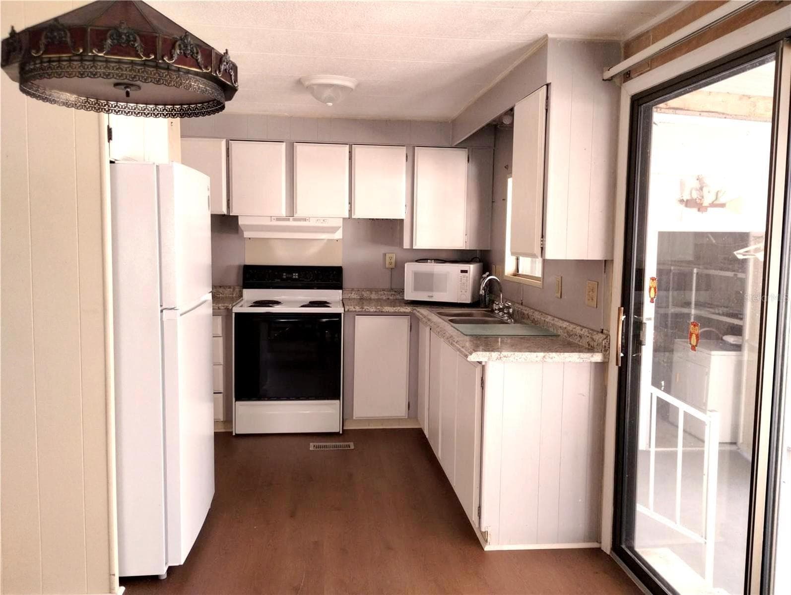 7409 Skyline Dr photo 4