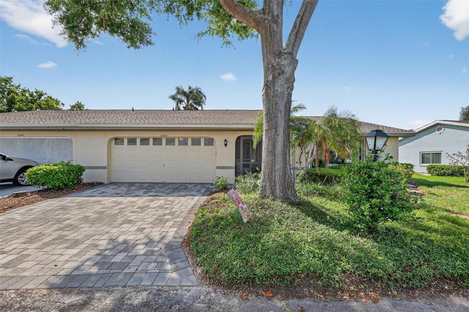 2322 Lancaster Dr photo 3