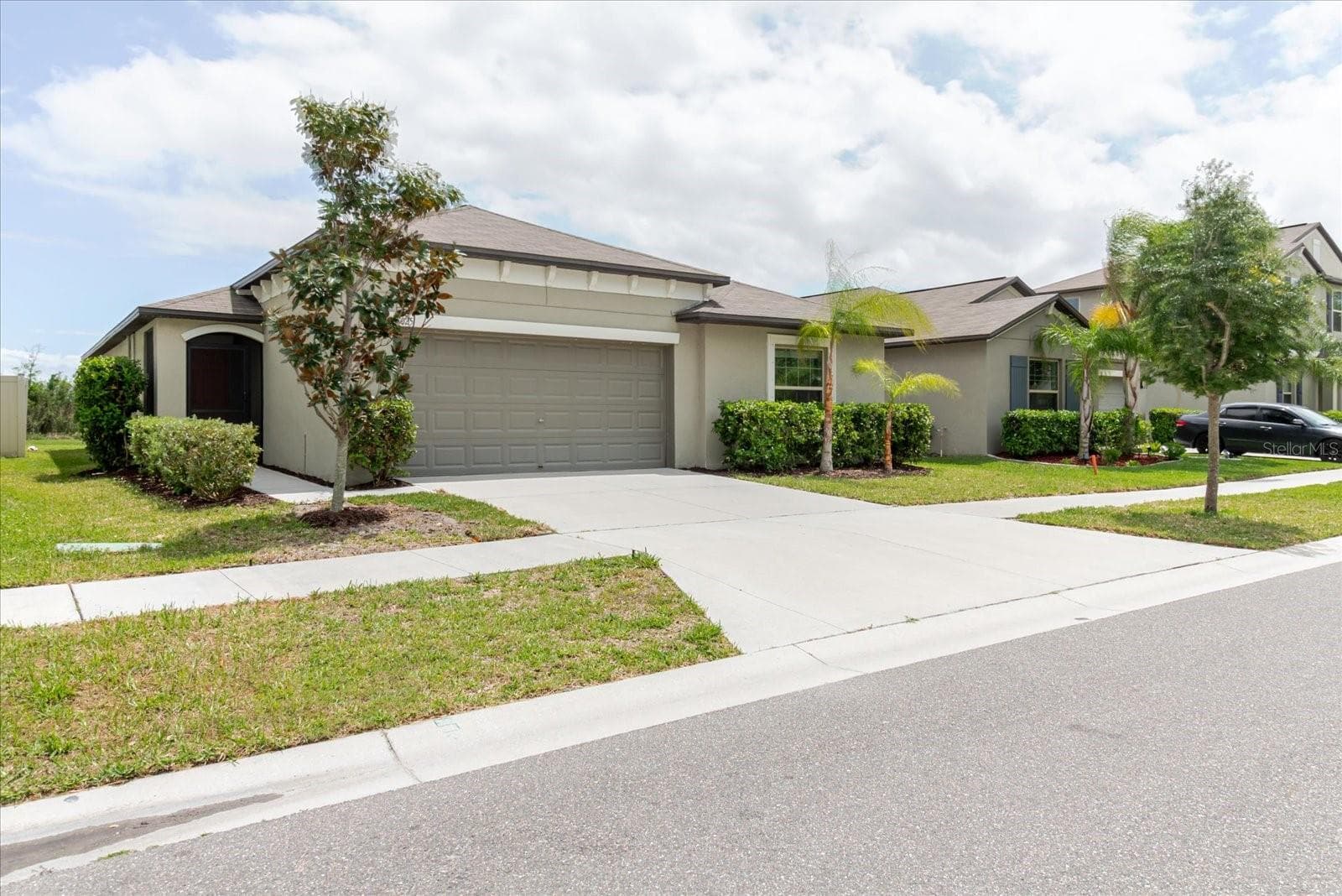 7025 King Creek Dr photo 3