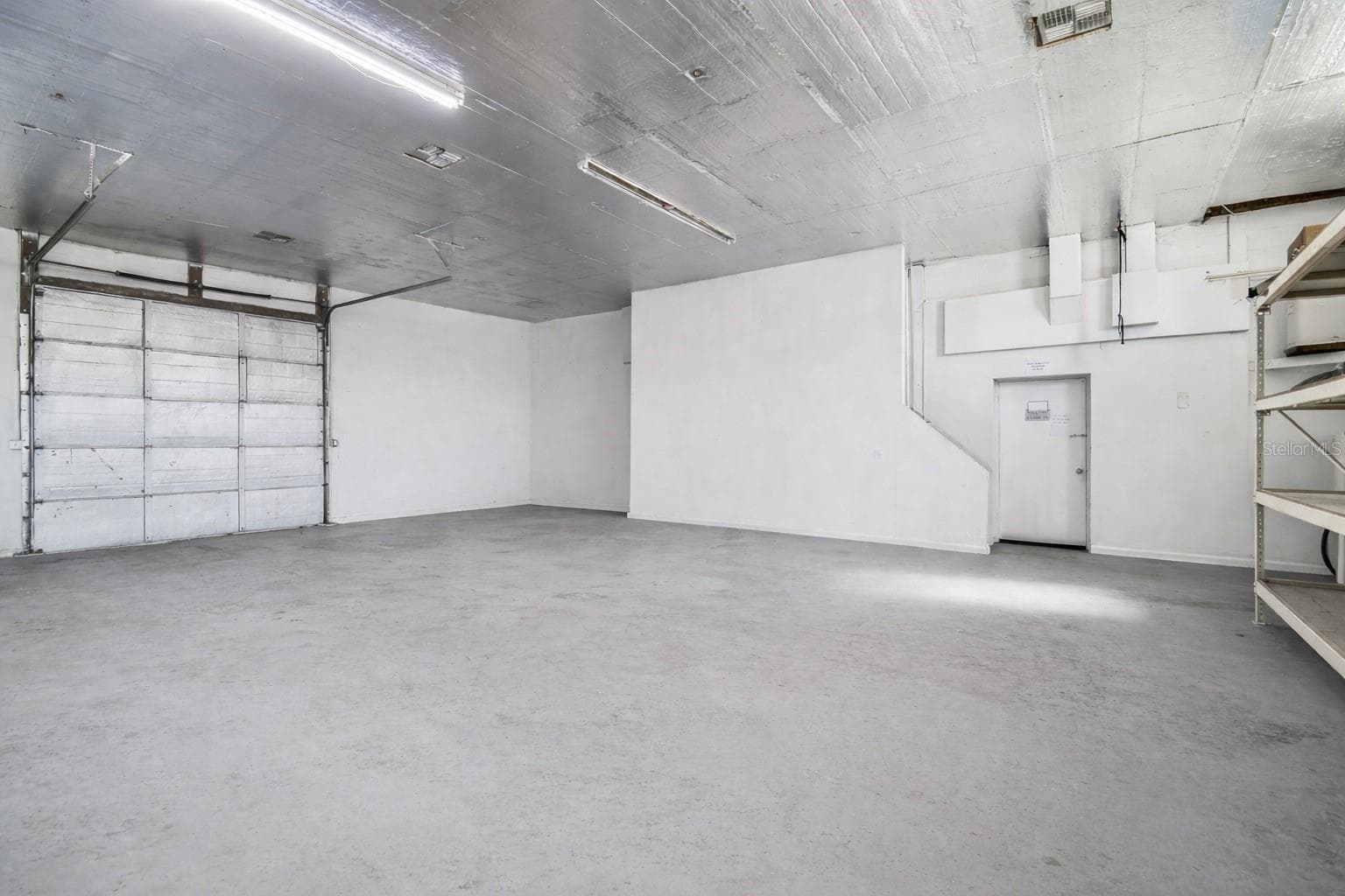6010 Wall St photo 5