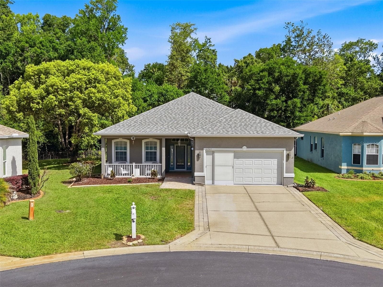 11303 Clear Oak Cir