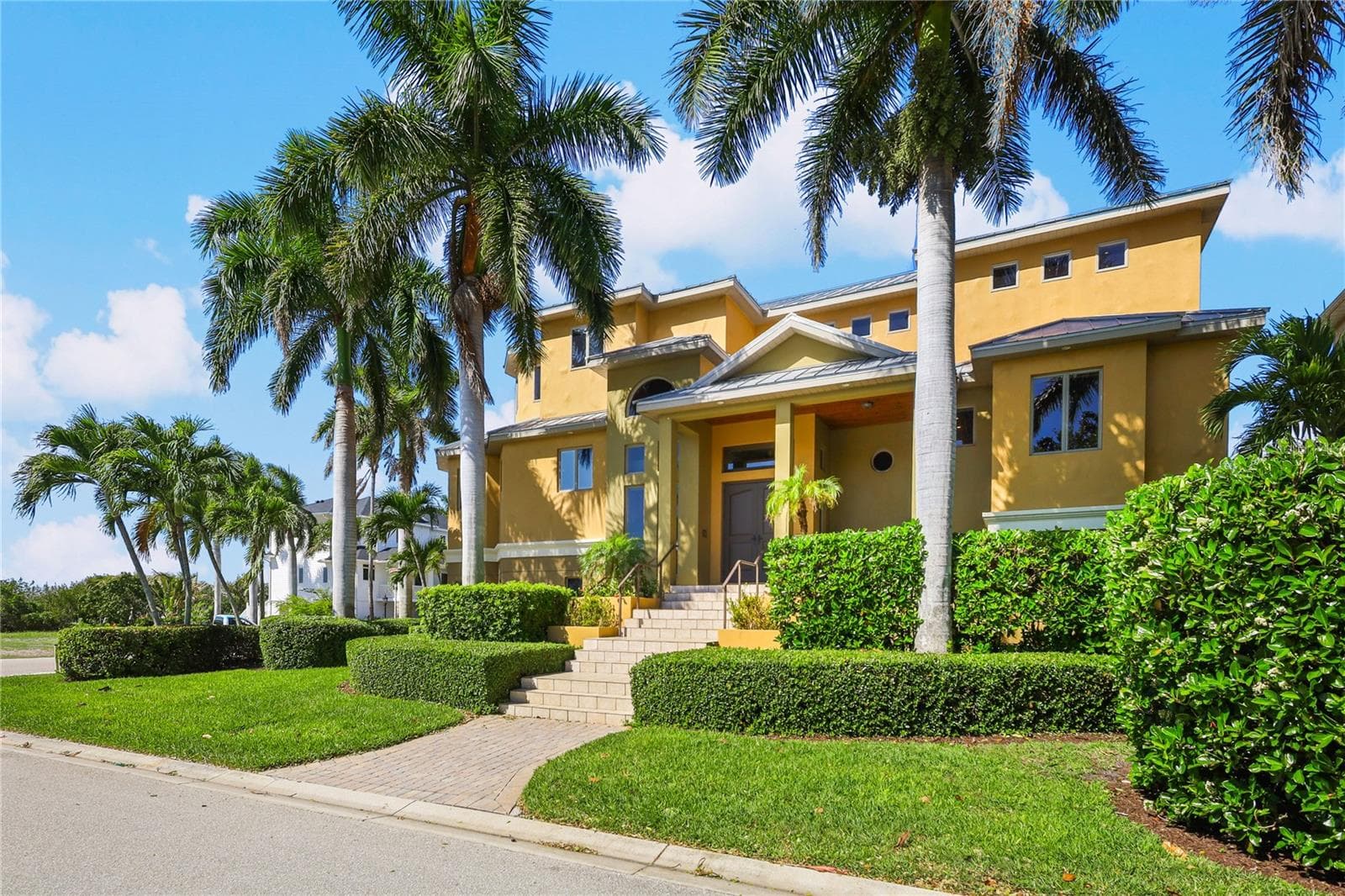 7158 Hawks Harbor Cir