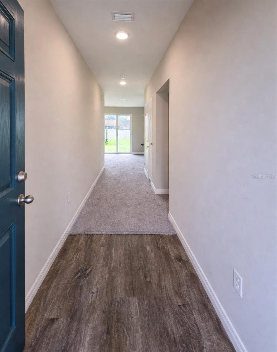 1392 Axel Cir photo 4