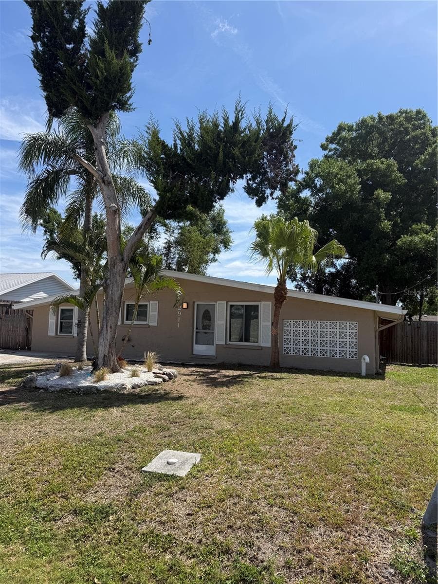 2911 Pafko Dr photo 2
