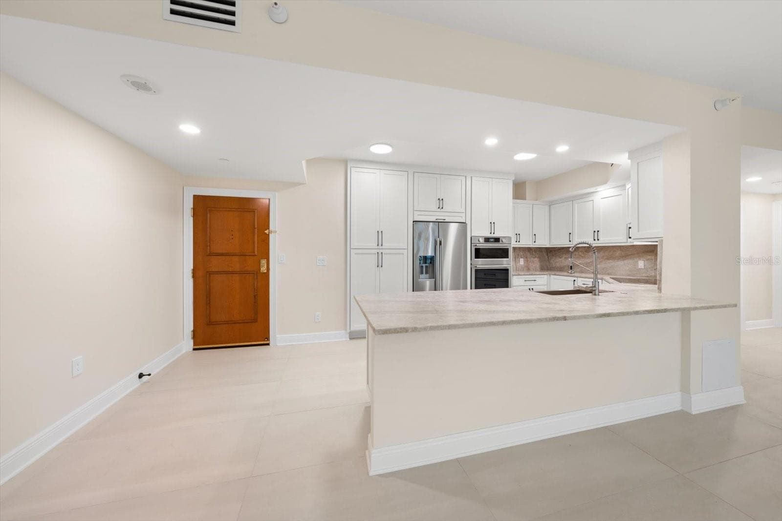 1170 Gulf Blvd #1004 photo 3