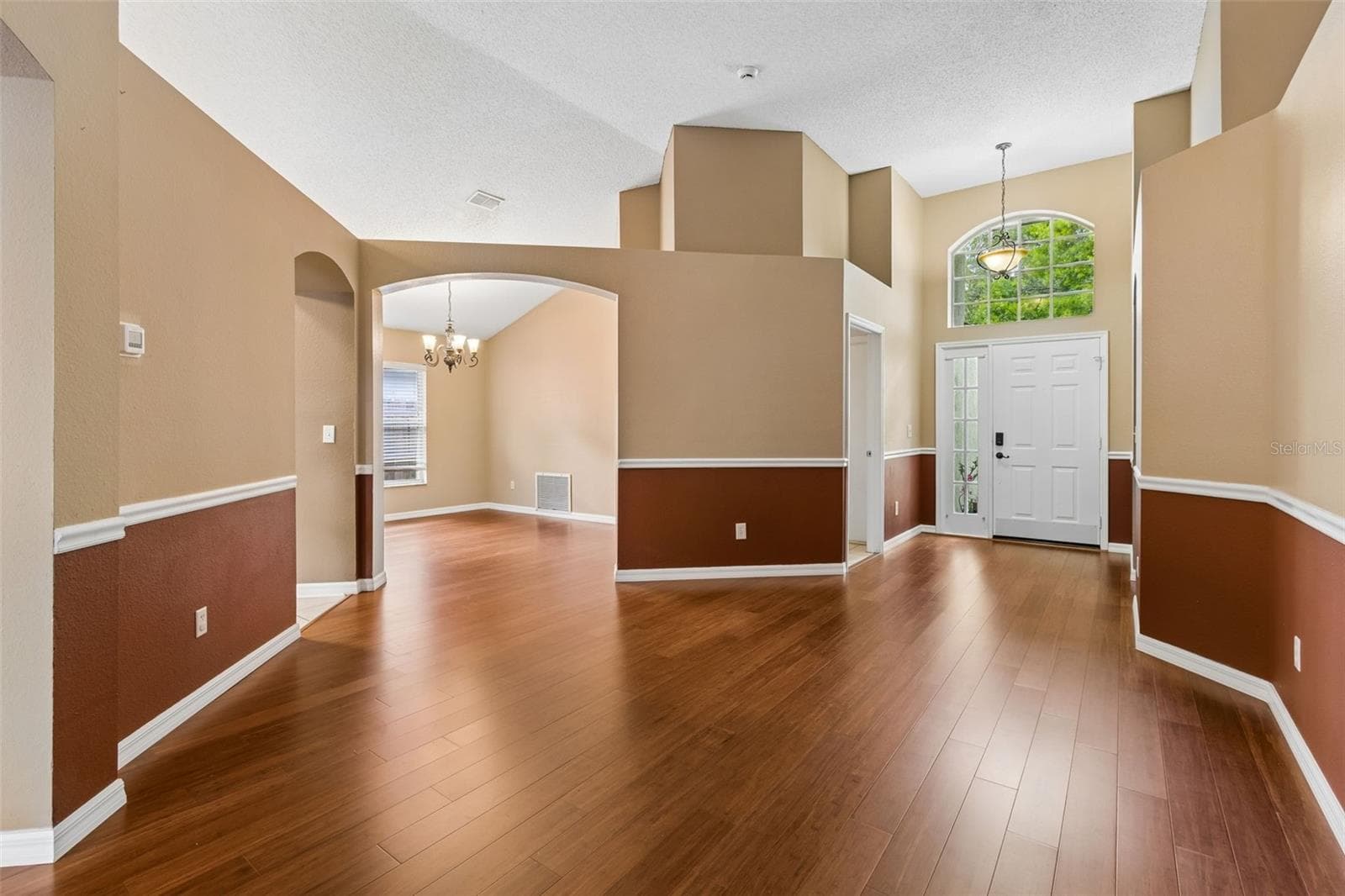 5646 Paddock Trail Dr photo 3