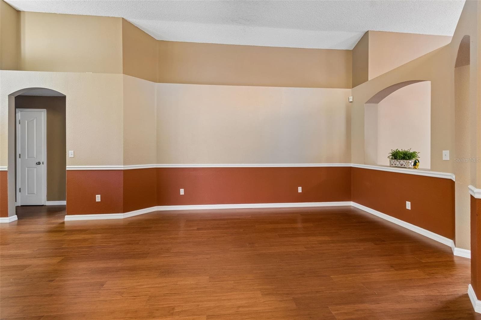 5646 Paddock Trail Dr photo 4