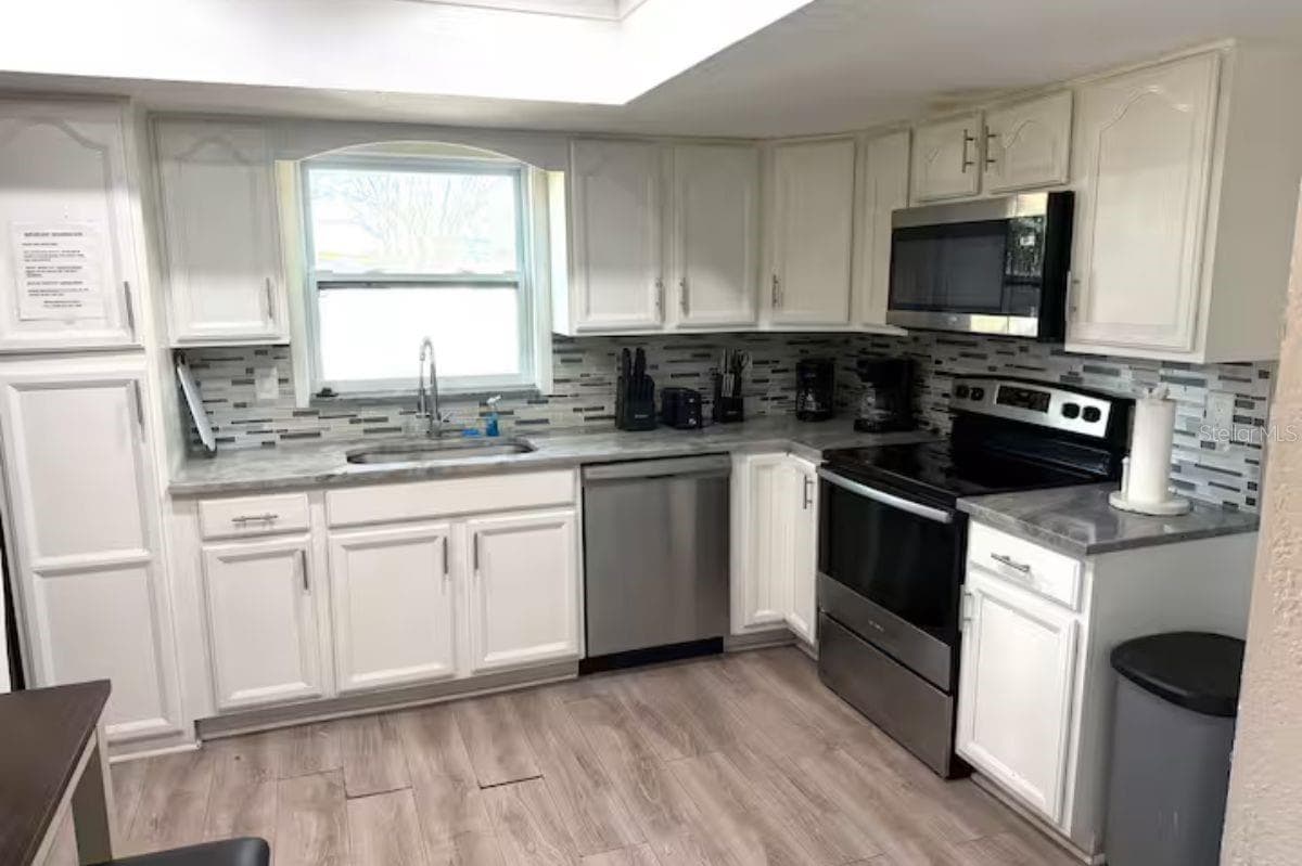 6506 Seafairer Dr photo 4