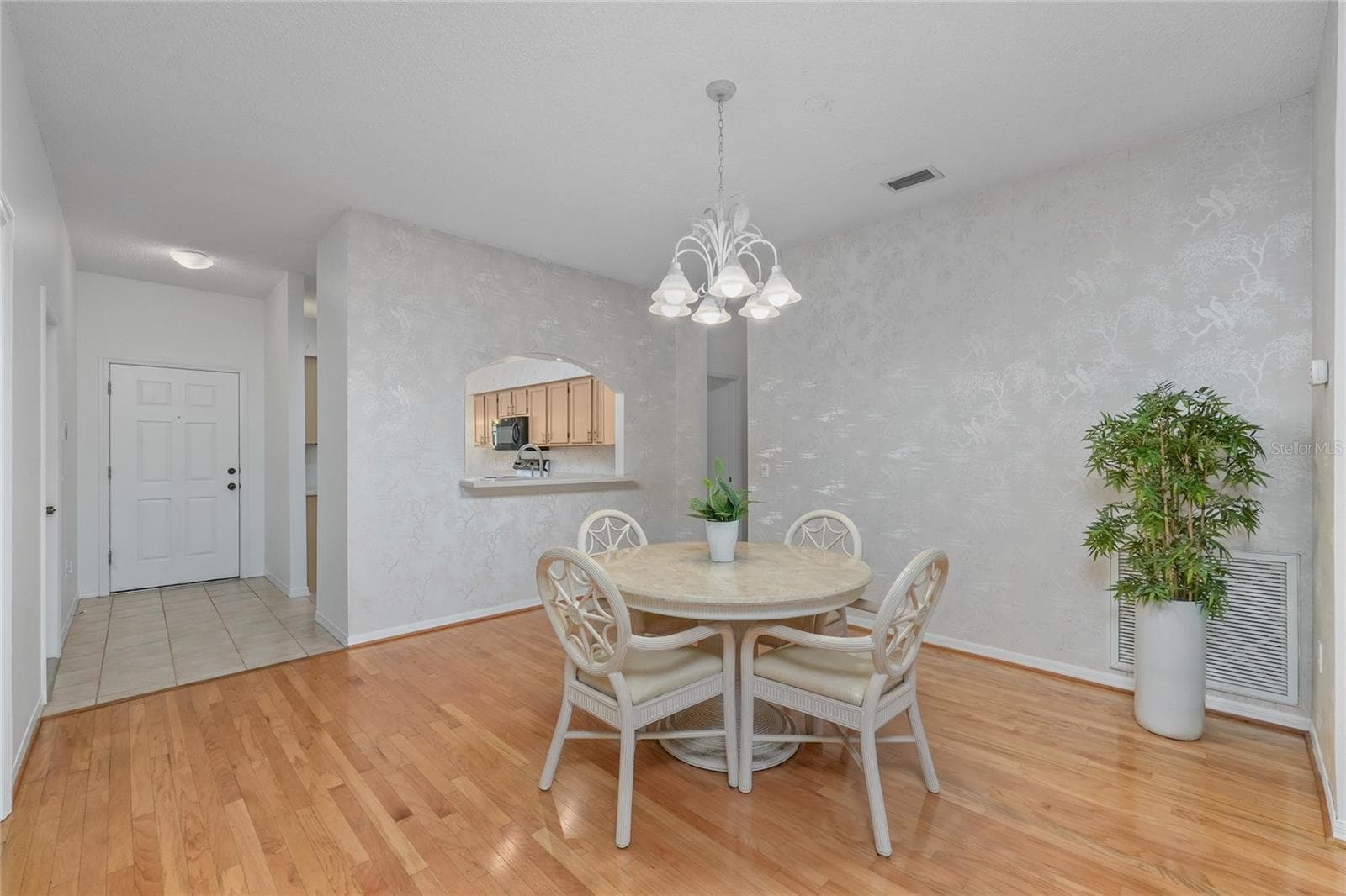 3511 Tealwood Cir photo 3