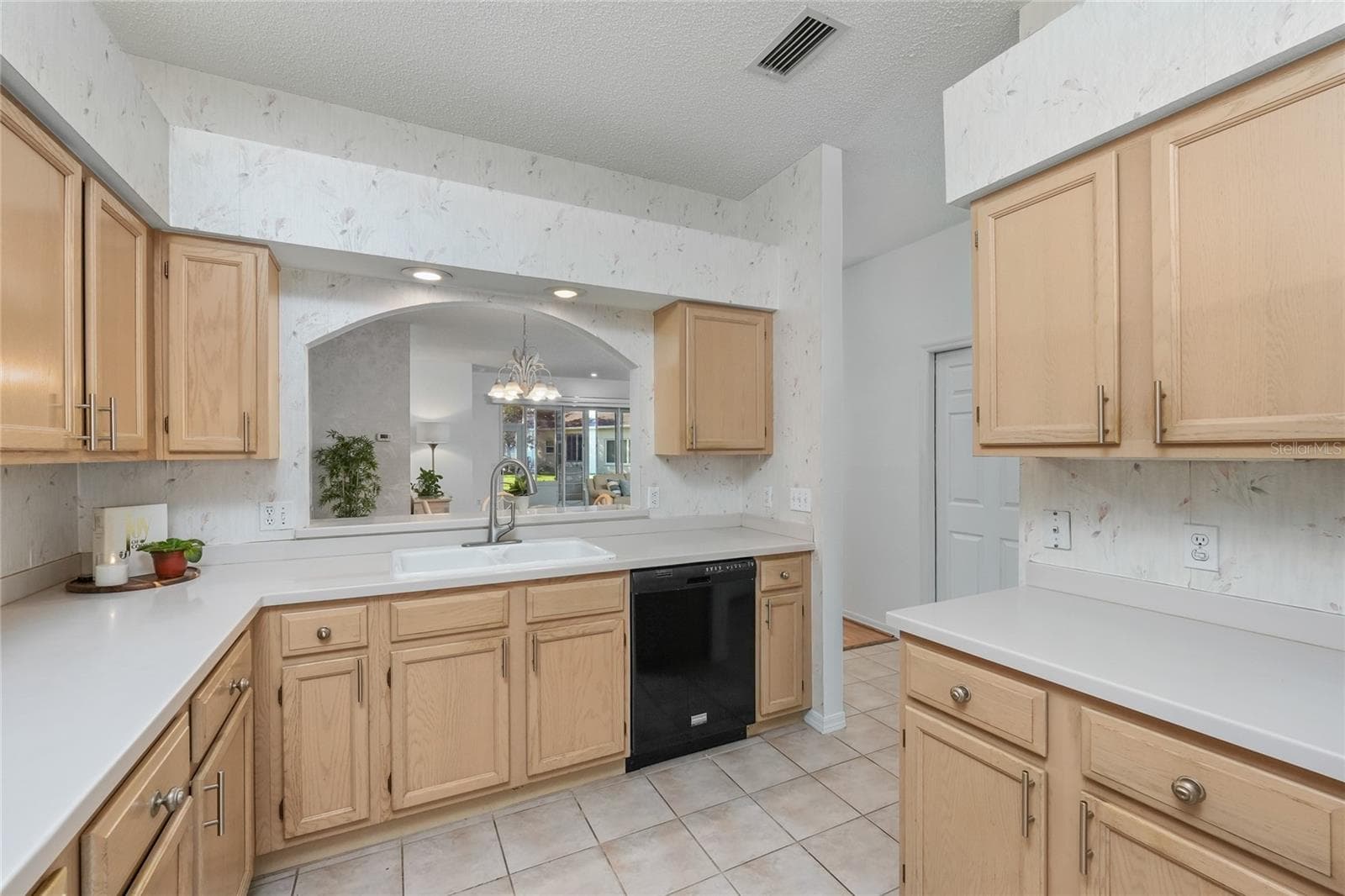 3511 Tealwood Cir photo 4