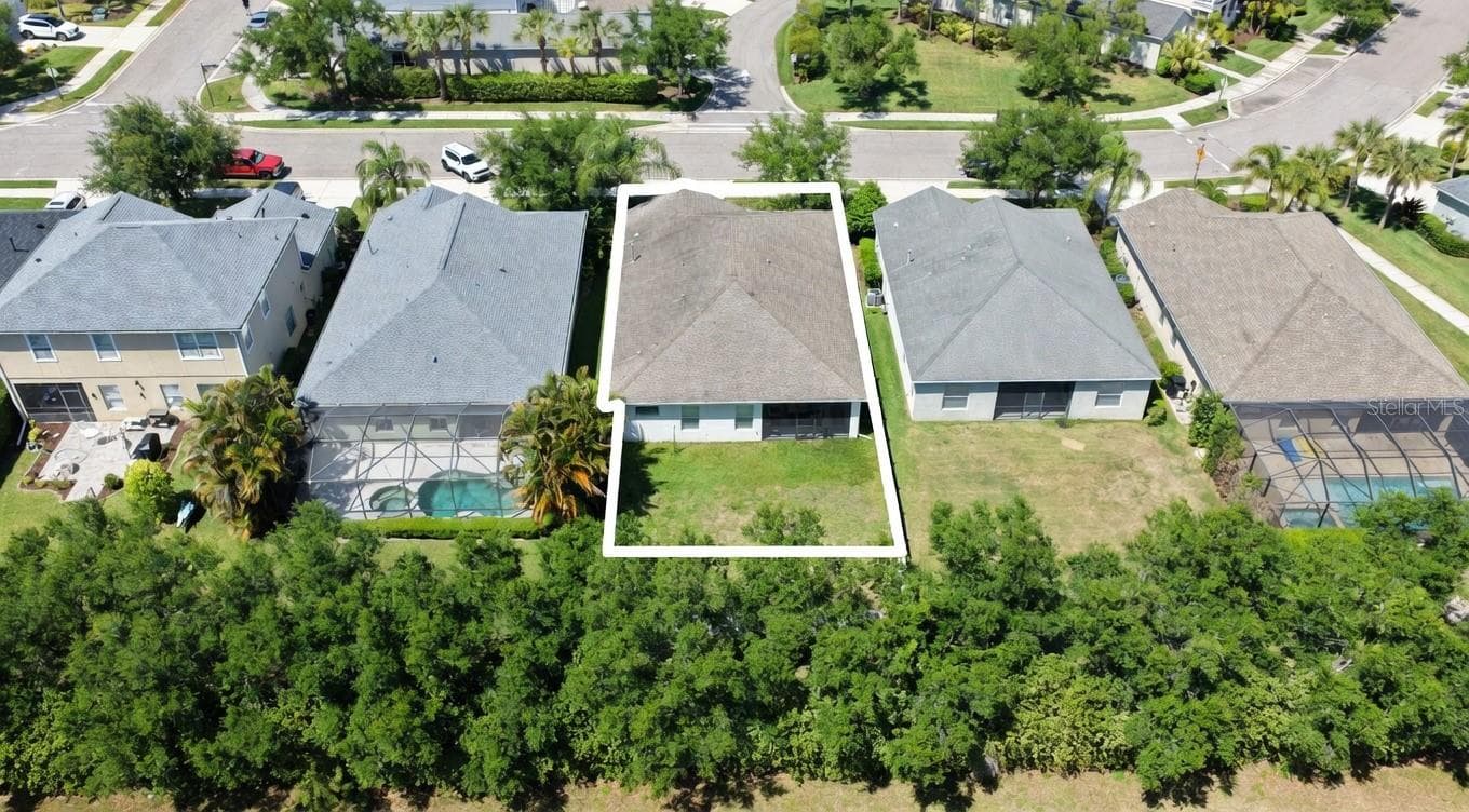 4650 Woodbrook Dr photo 3