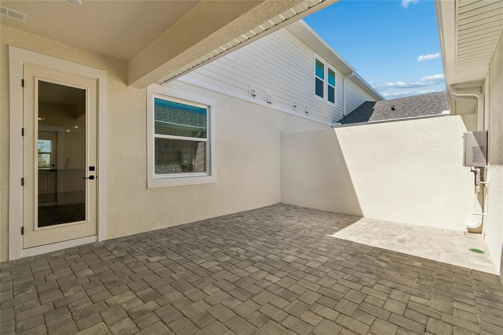 8215 Seaflower Pkwy