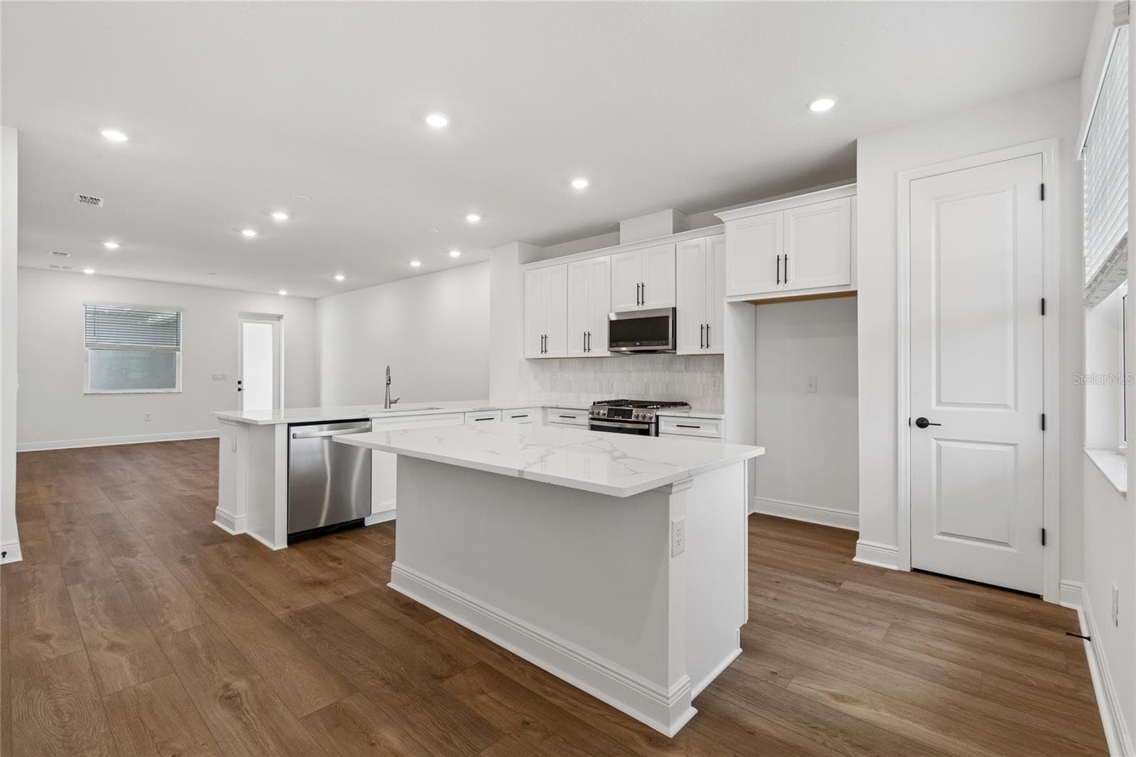 8215 Seaflower Pkwy photo 3