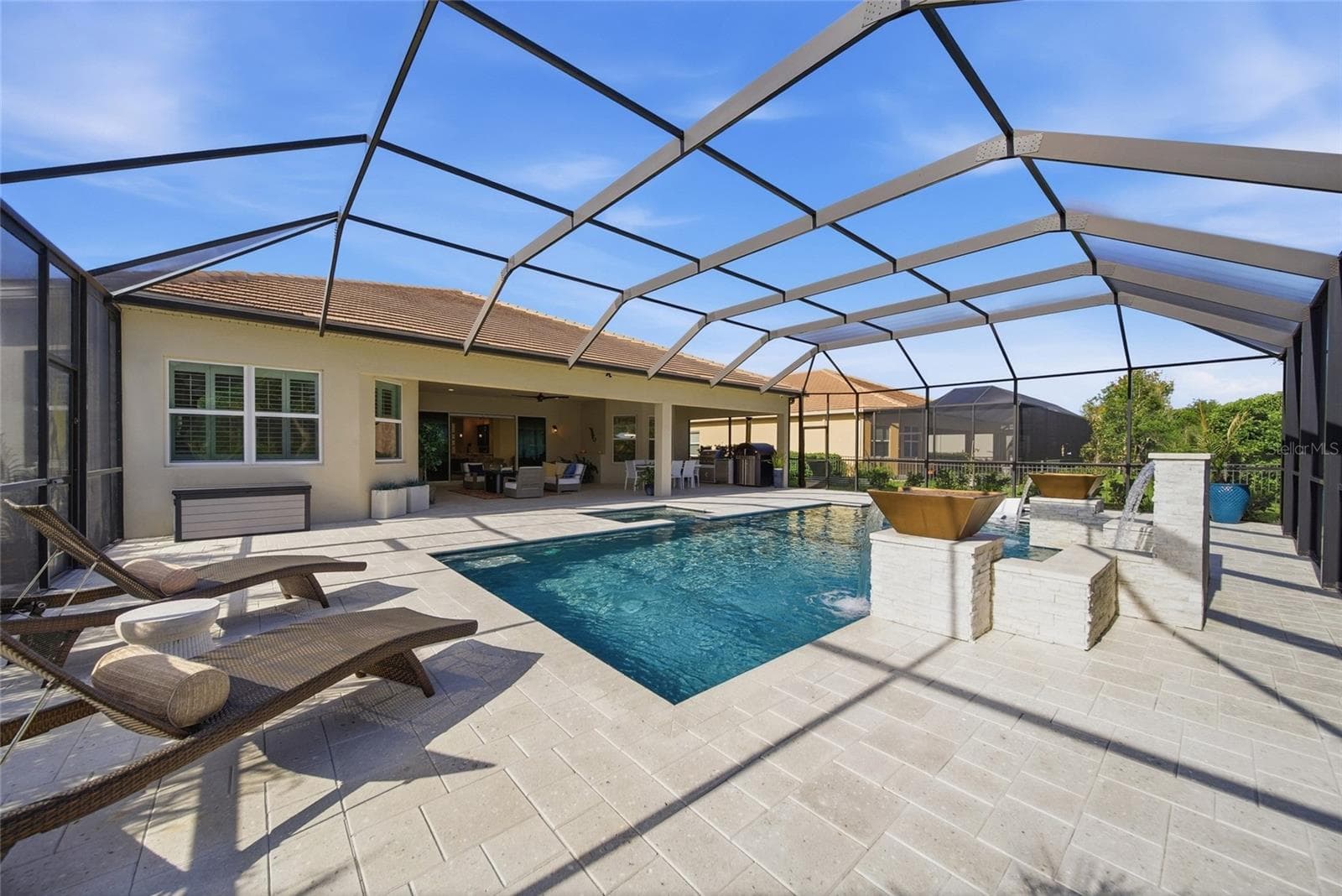 2420 Coco Palm Cir