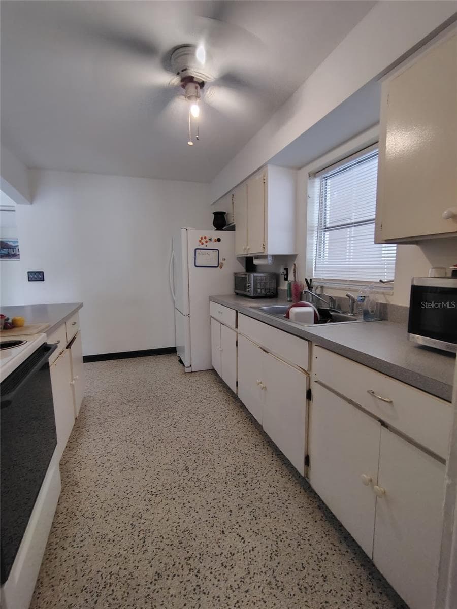 7224 Spring Hill Dr photo 4