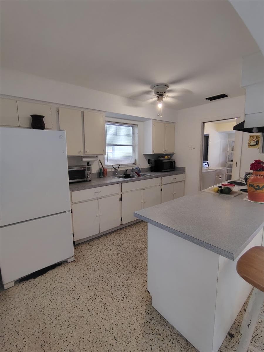 7224 Spring Hill Dr photo 5