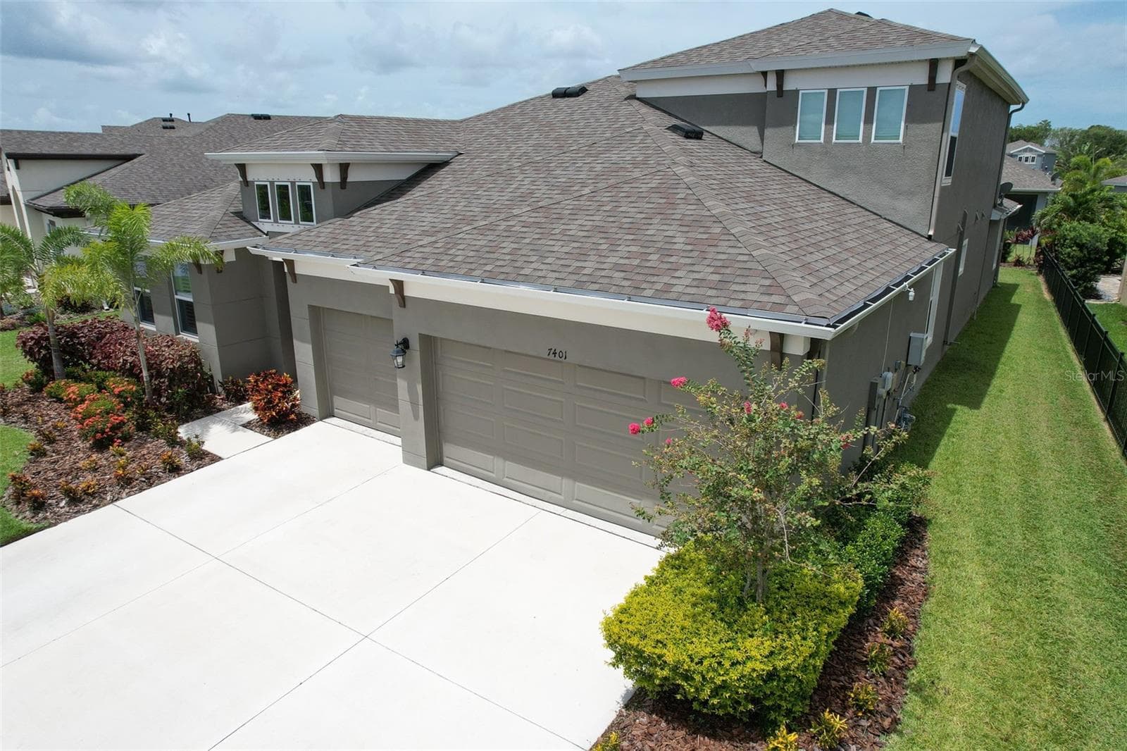 7401 Paradiso Dr photo 3