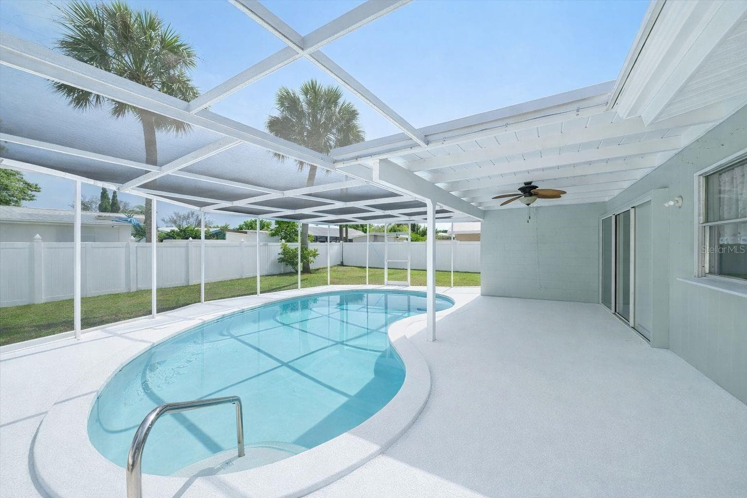 2534 Waneta Dr