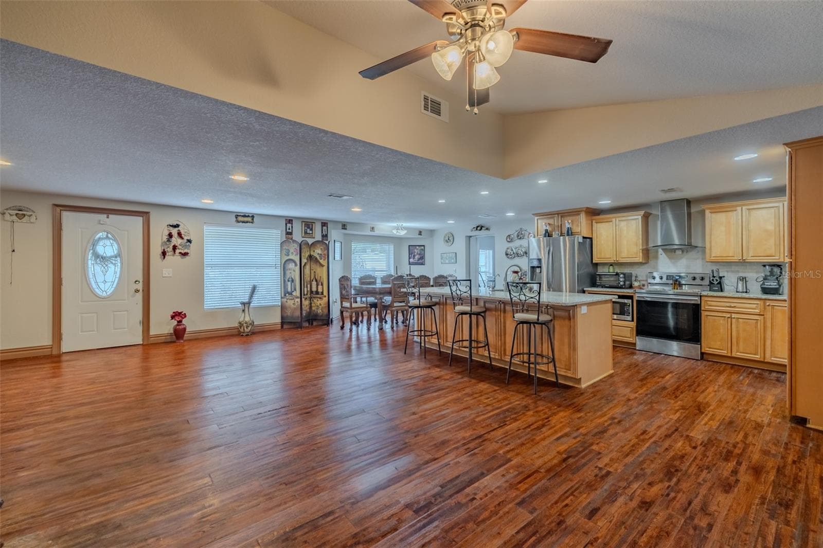 18853 Tracer Dr photo 4