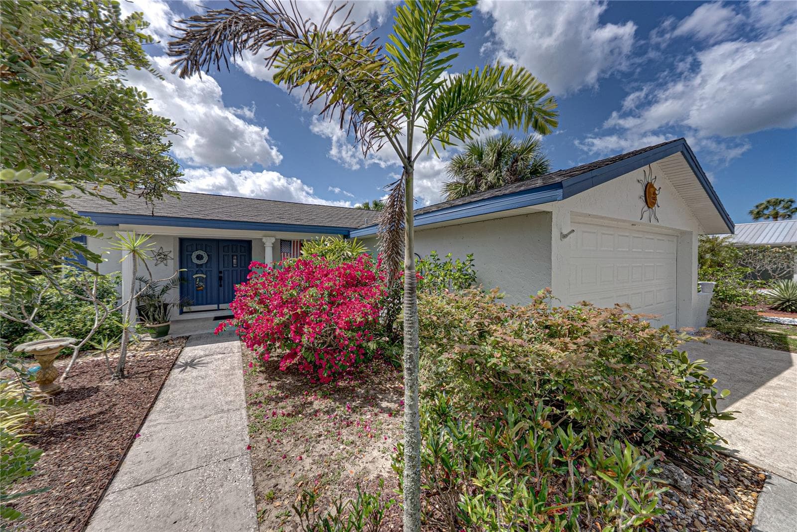 906 Sago Palm Way photo 3