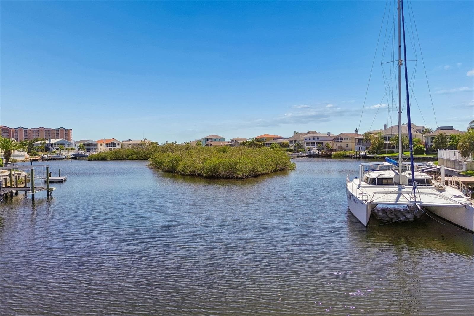 6211 Bayside Dr photo 3