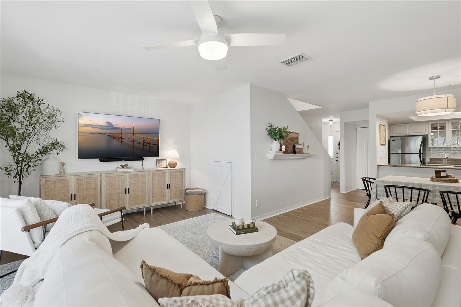 606 S Glen Ave #11 photo 4