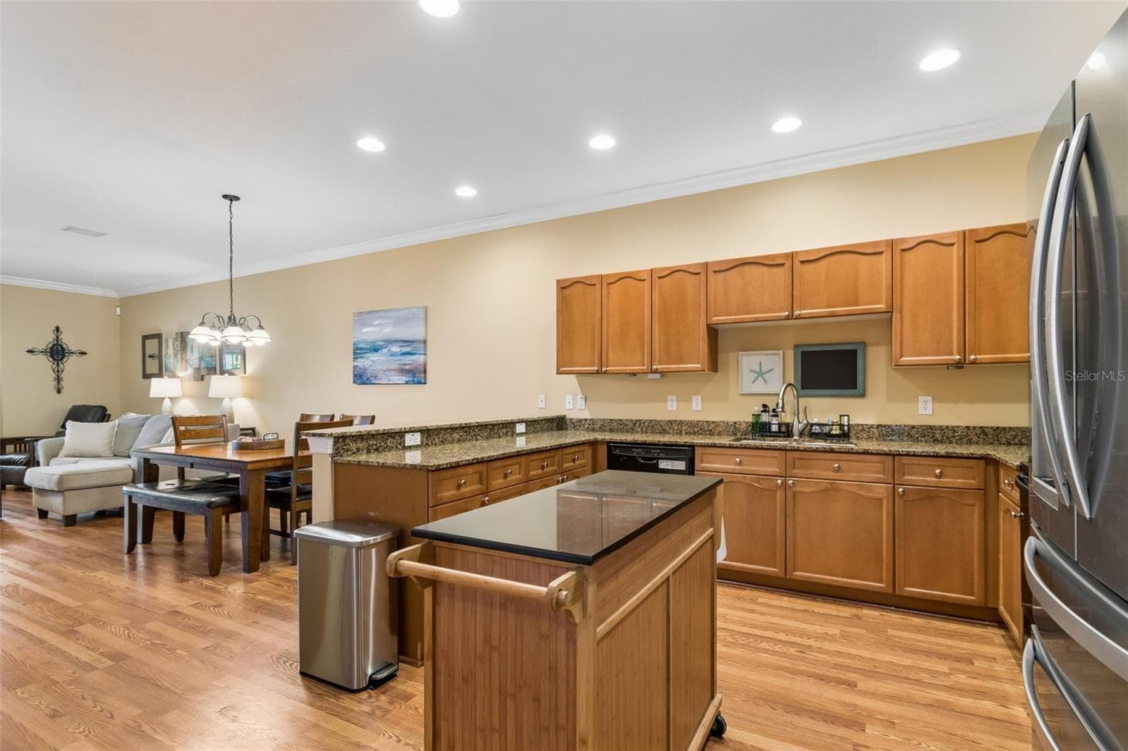 268 Valencia Cir photo 4