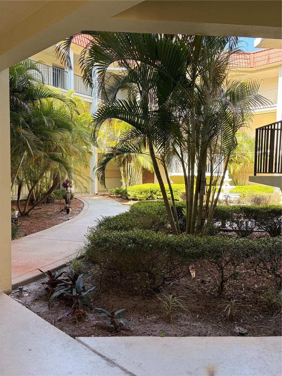 2700 Bayshore Blvd #2105 photo 4