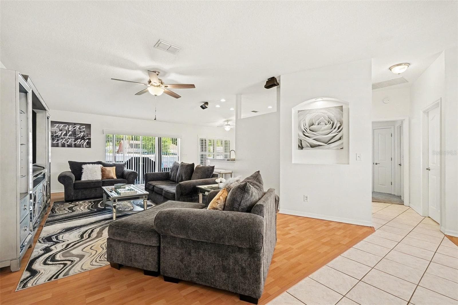 2333 Towering Oaks Cir photo 4