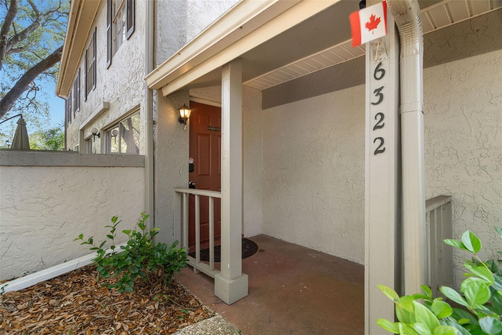 6322 Treetop Cir photo 3